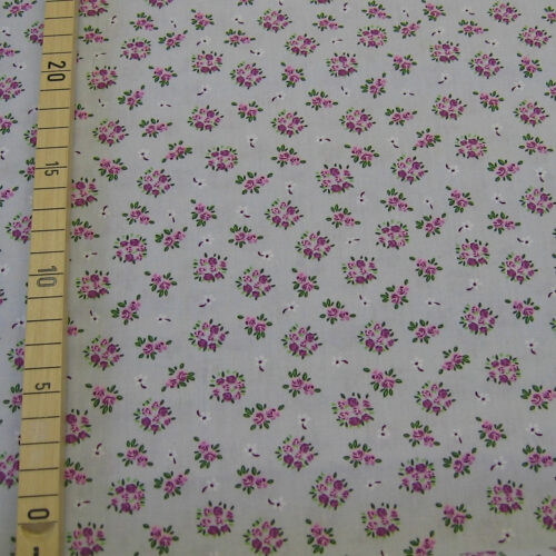 Druckstoff hellgrau mit Fuchsiablüten