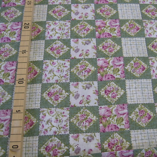 Druckstoff grün und weiß kariert mit roten Blüten