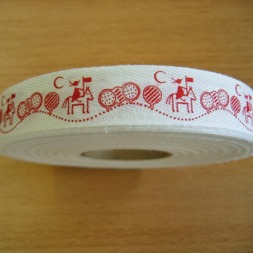 Druckband 20 mm weiß mit roten Reitermotiven