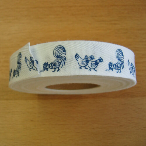 Druckband 20 mm weiß mit blauen Hühnermotiven